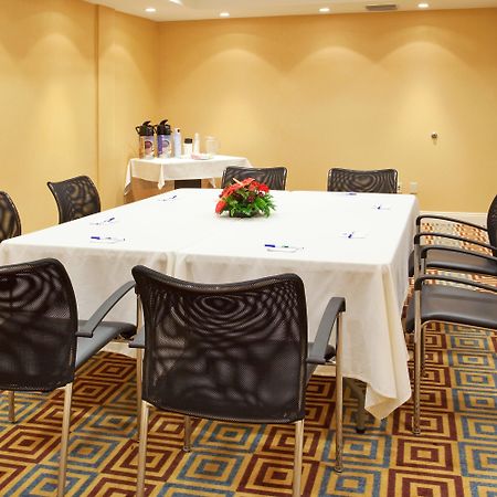 Holiday Inn Express Hotel & Suites Santa Cruz By Ihg Bagian luar foto