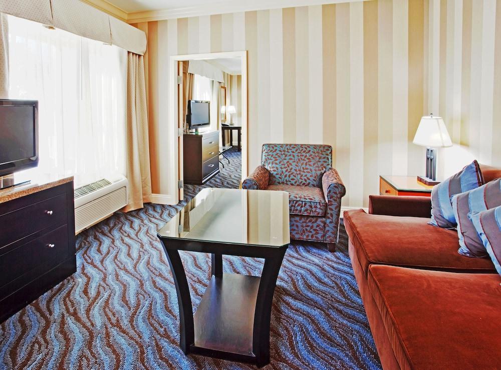Holiday Inn Express Hotel & Suites Santa Cruz By Ihg Bagian luar foto