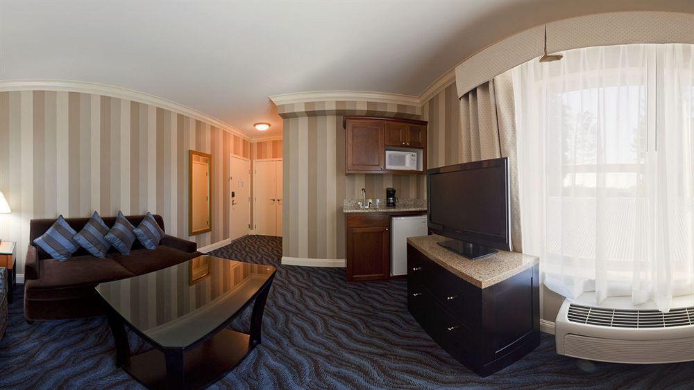 Holiday Inn Express Hotel & Suites Santa Cruz By Ihg Bagian luar foto