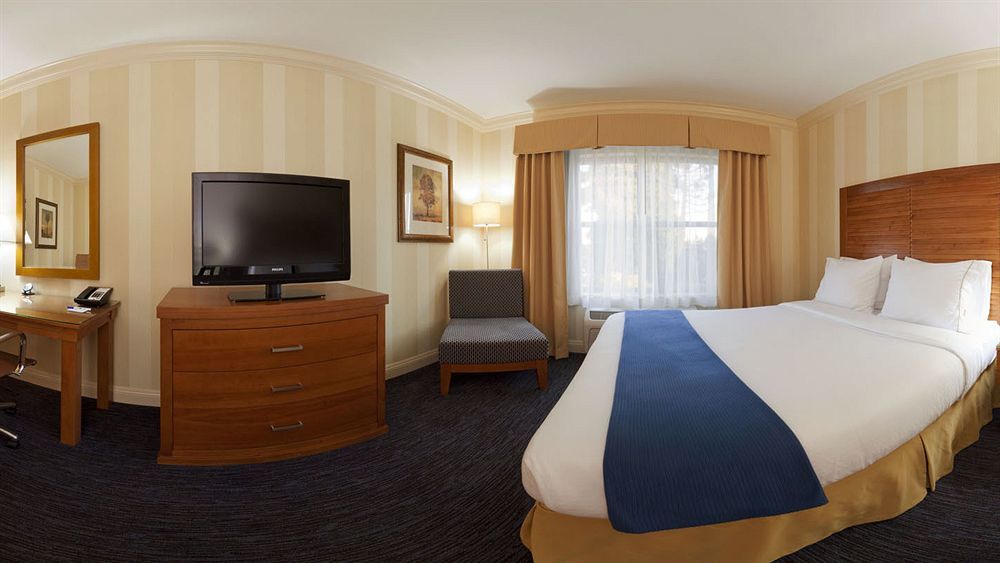 Holiday Inn Express Hotel & Suites Santa Cruz By Ihg Bagian luar foto